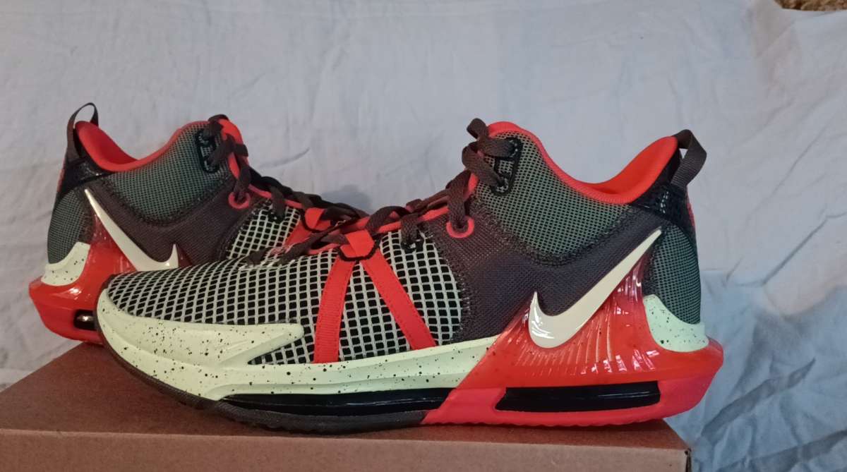 Brand new in box Never worn 1 of 3 pairs