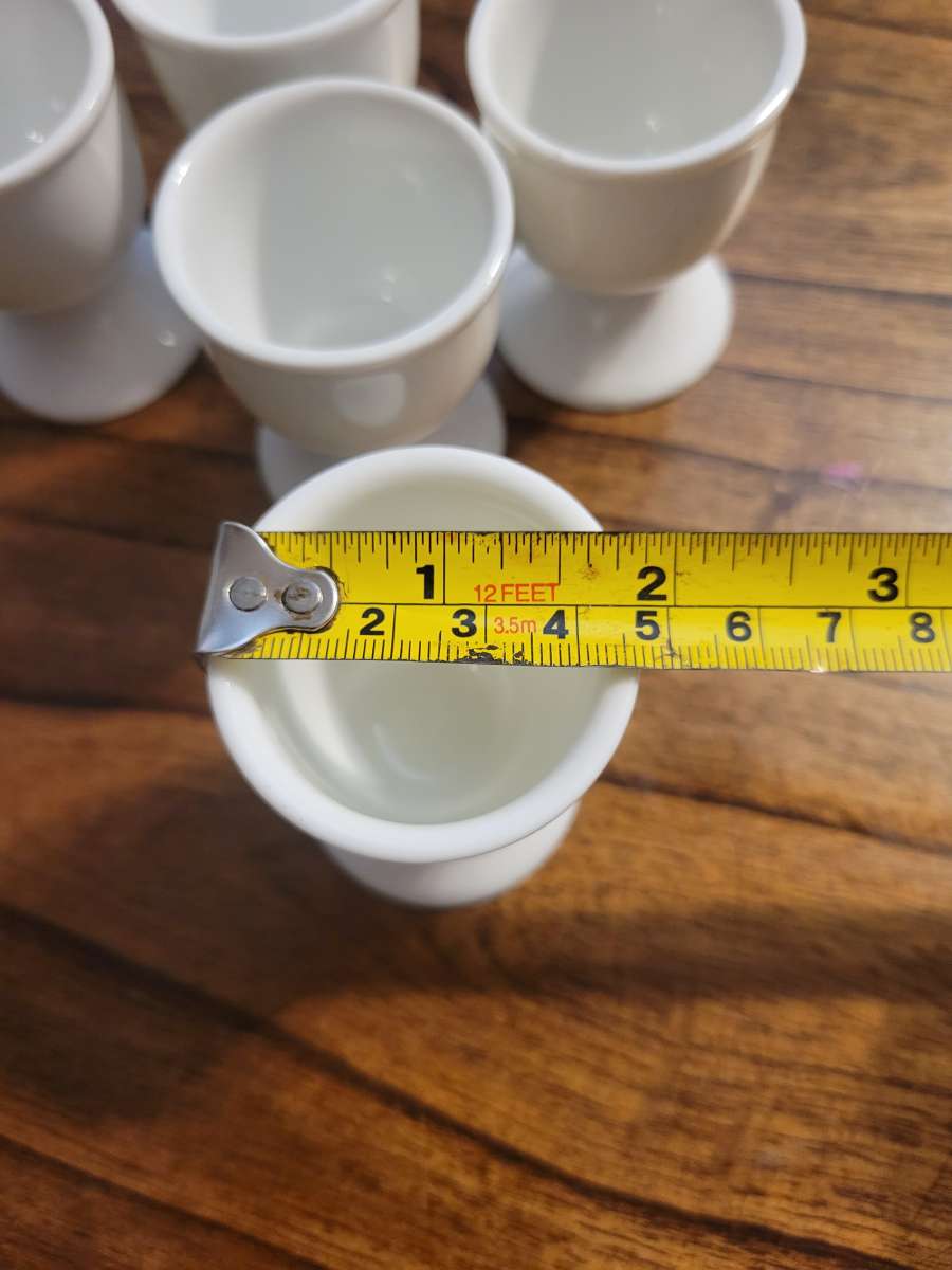 Set of 5 white cermaic egg holders