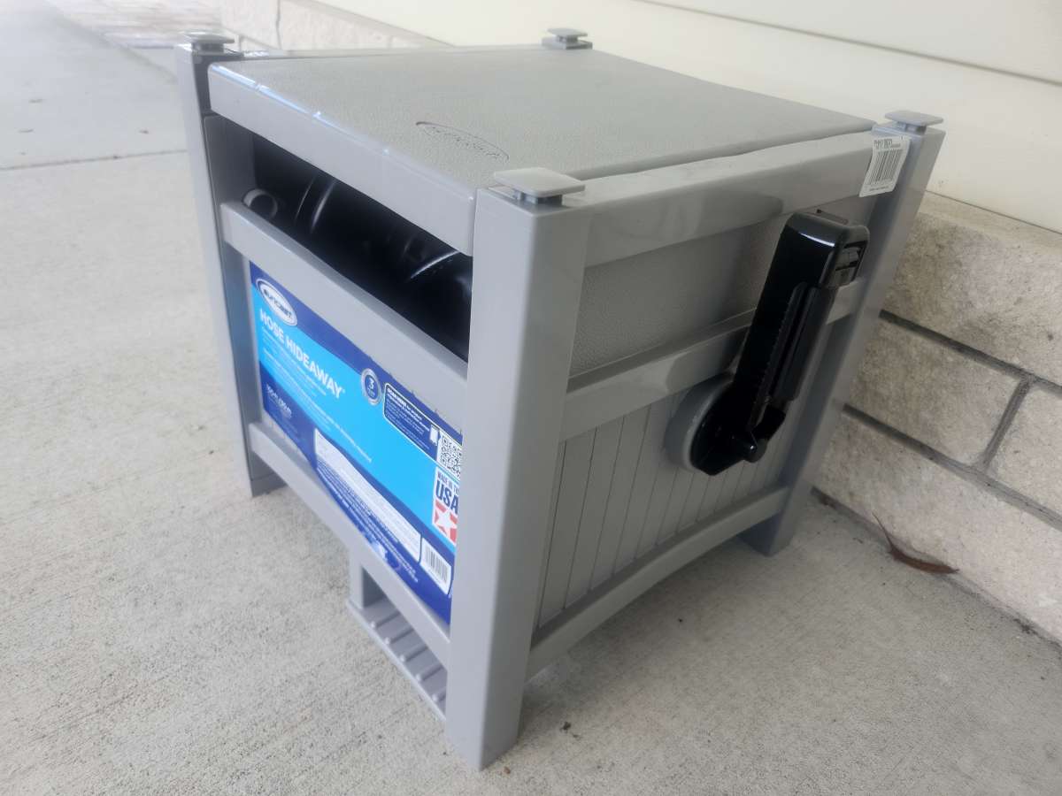 Suncast Hose Hideaway