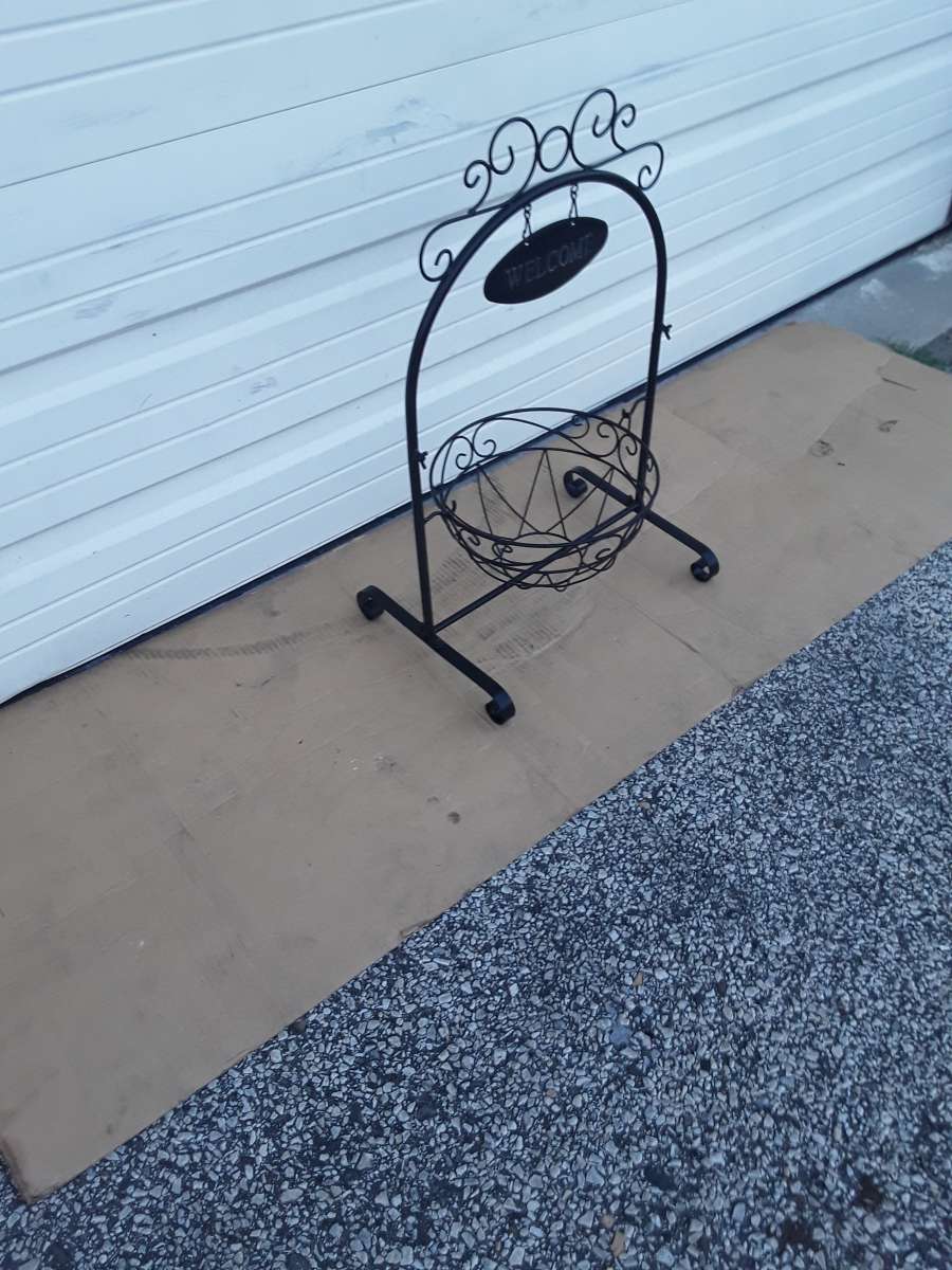 Nice Black Welcome Swing  Planter All Steel Like New