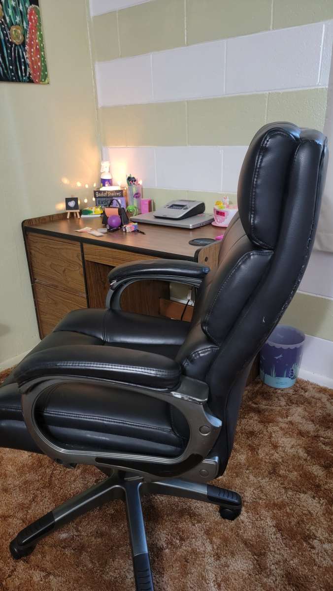 Executive Rolling chair