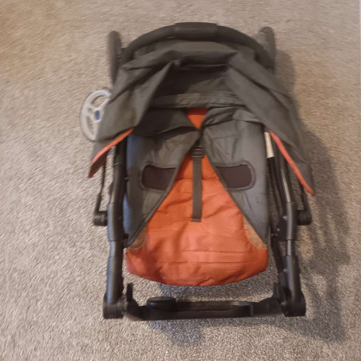stroller n