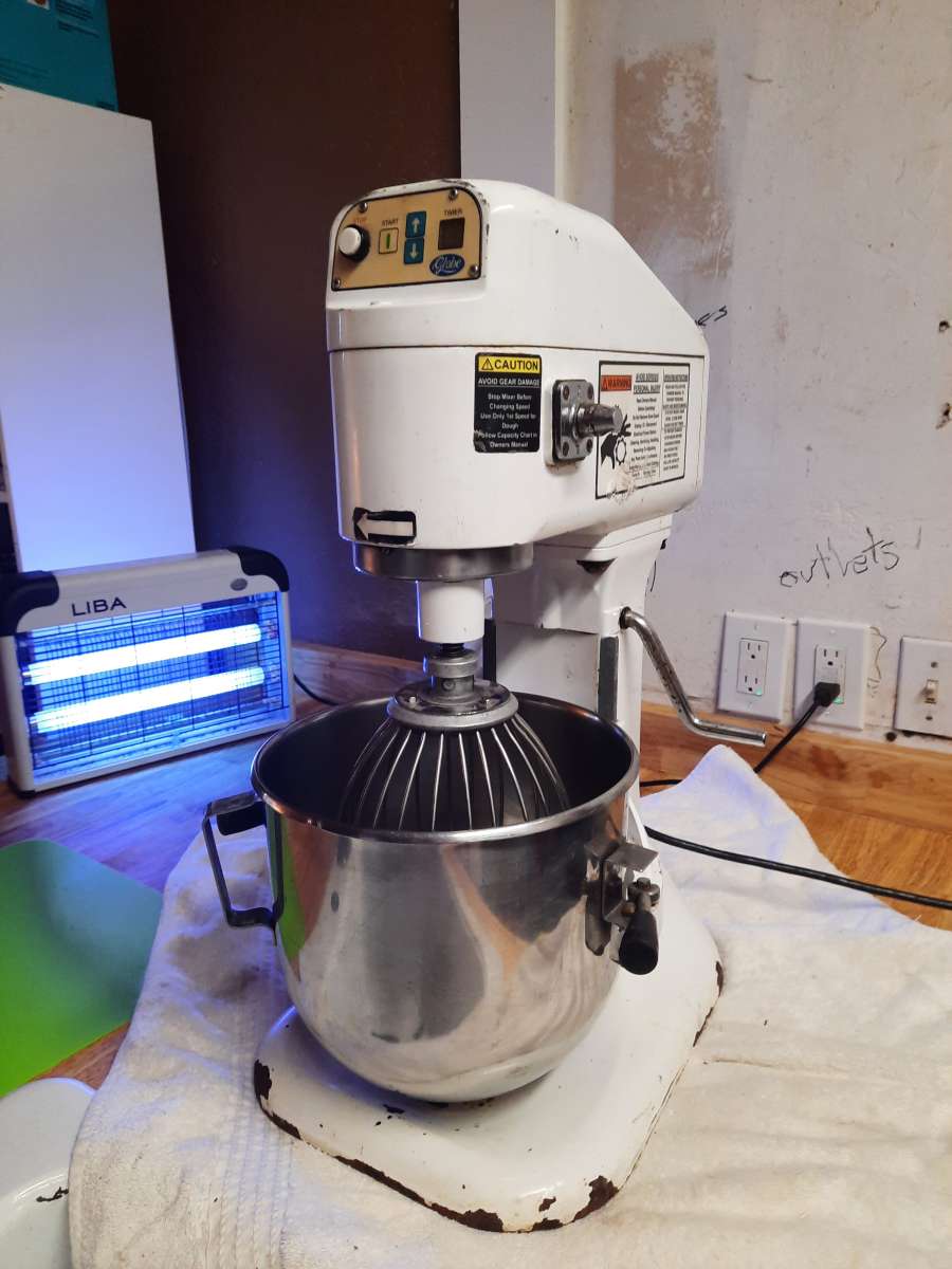 Used Globe SP08 8 Qt Bowl Lift Commercial Countertop Mixer
