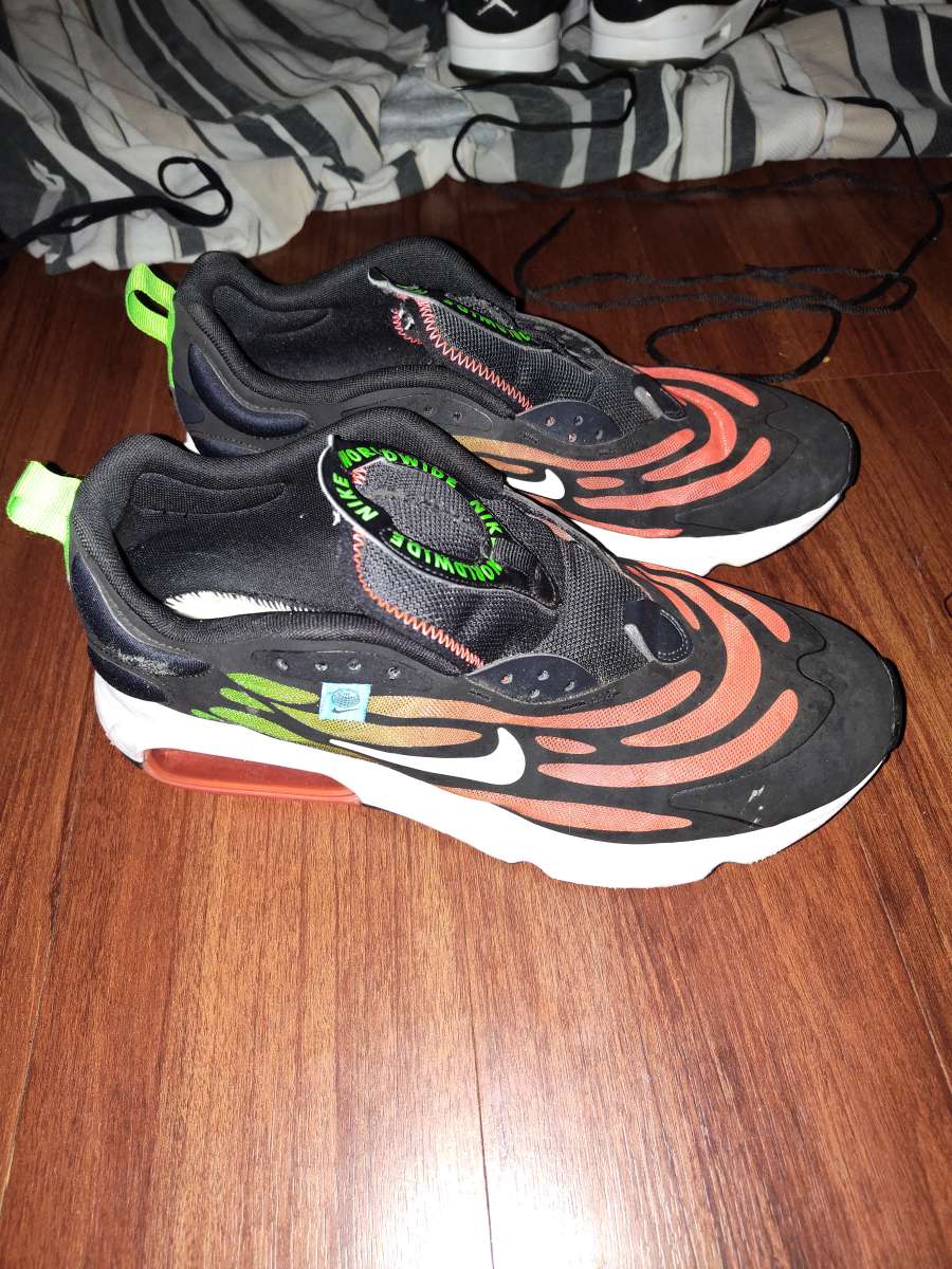 Nikes size 11
