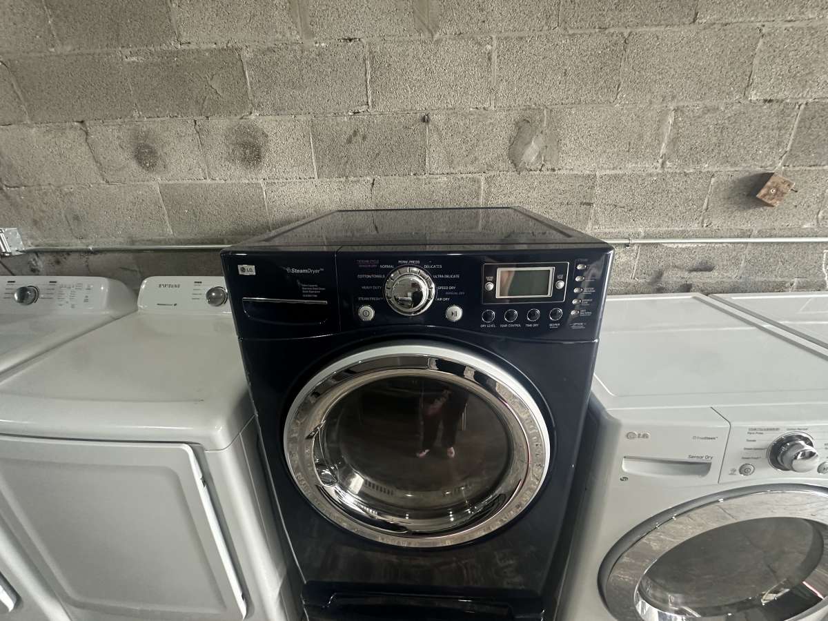 LG dryer electric with pedestal included