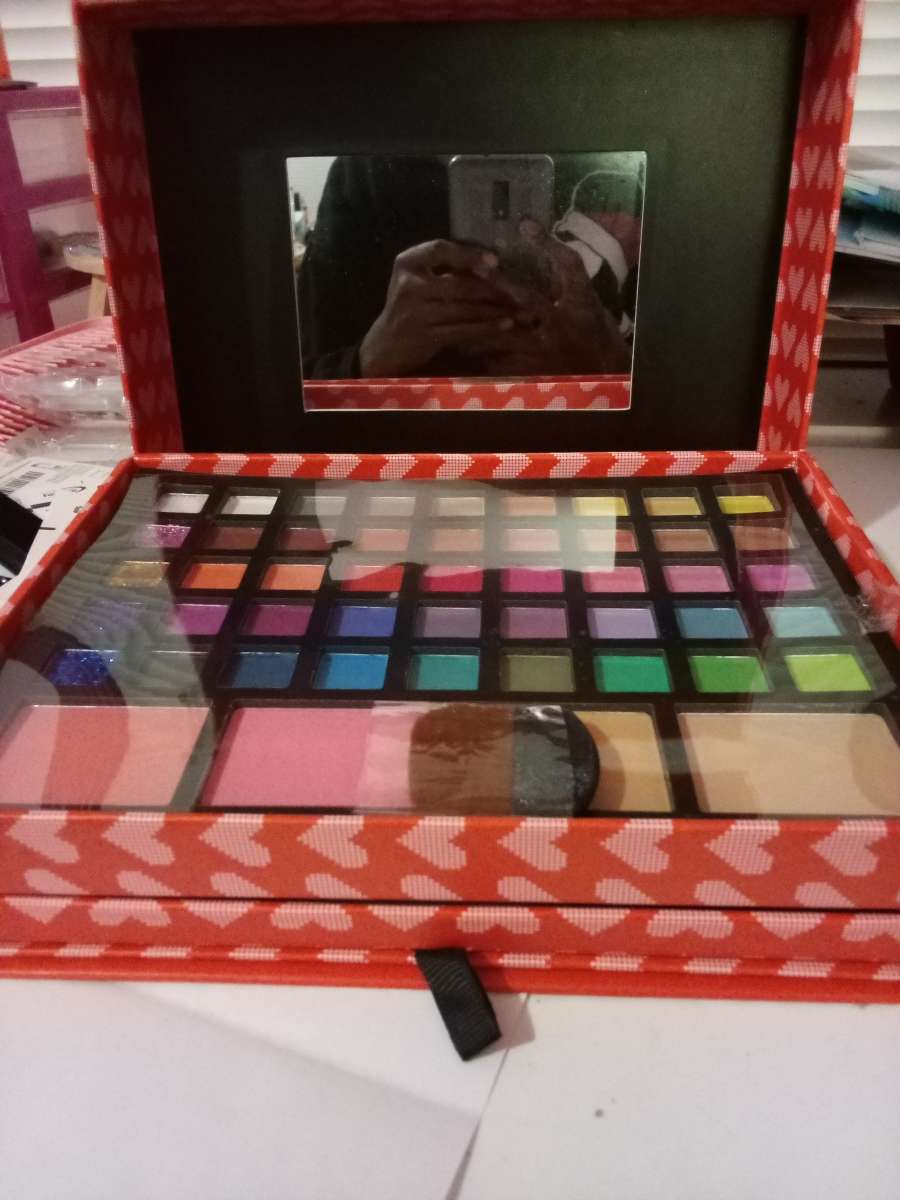 makeup kit