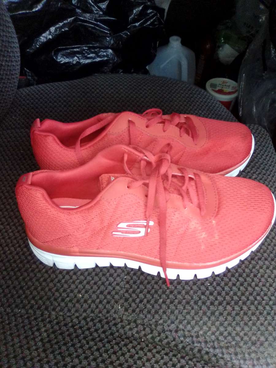 Womens  Skechers sneakers