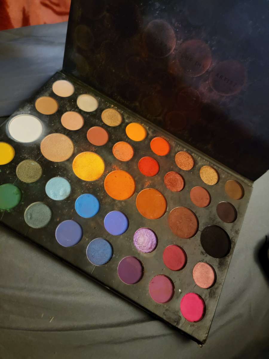 morphe and James Charles pallets