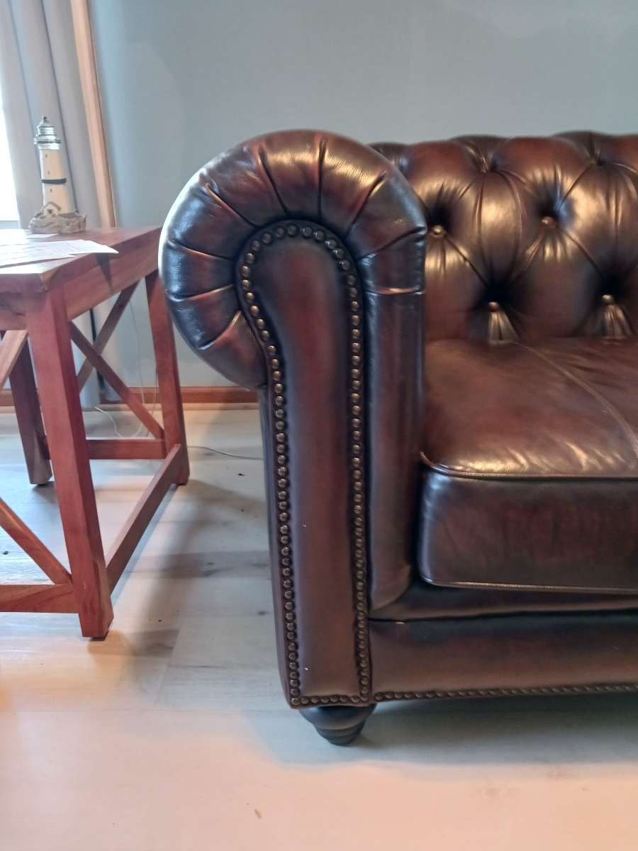 genuine cowhide leather Western couch like new condition