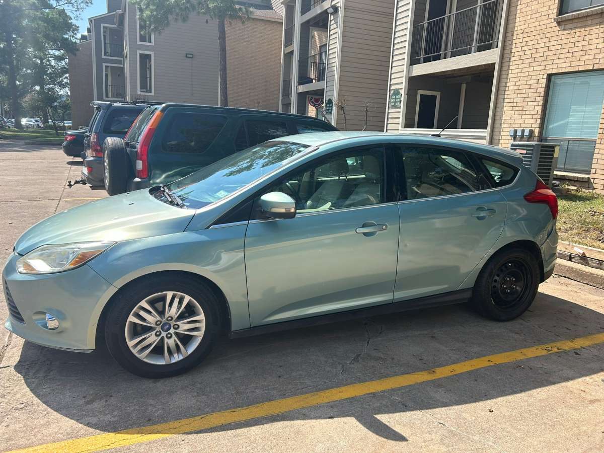 ford cocus hachtback