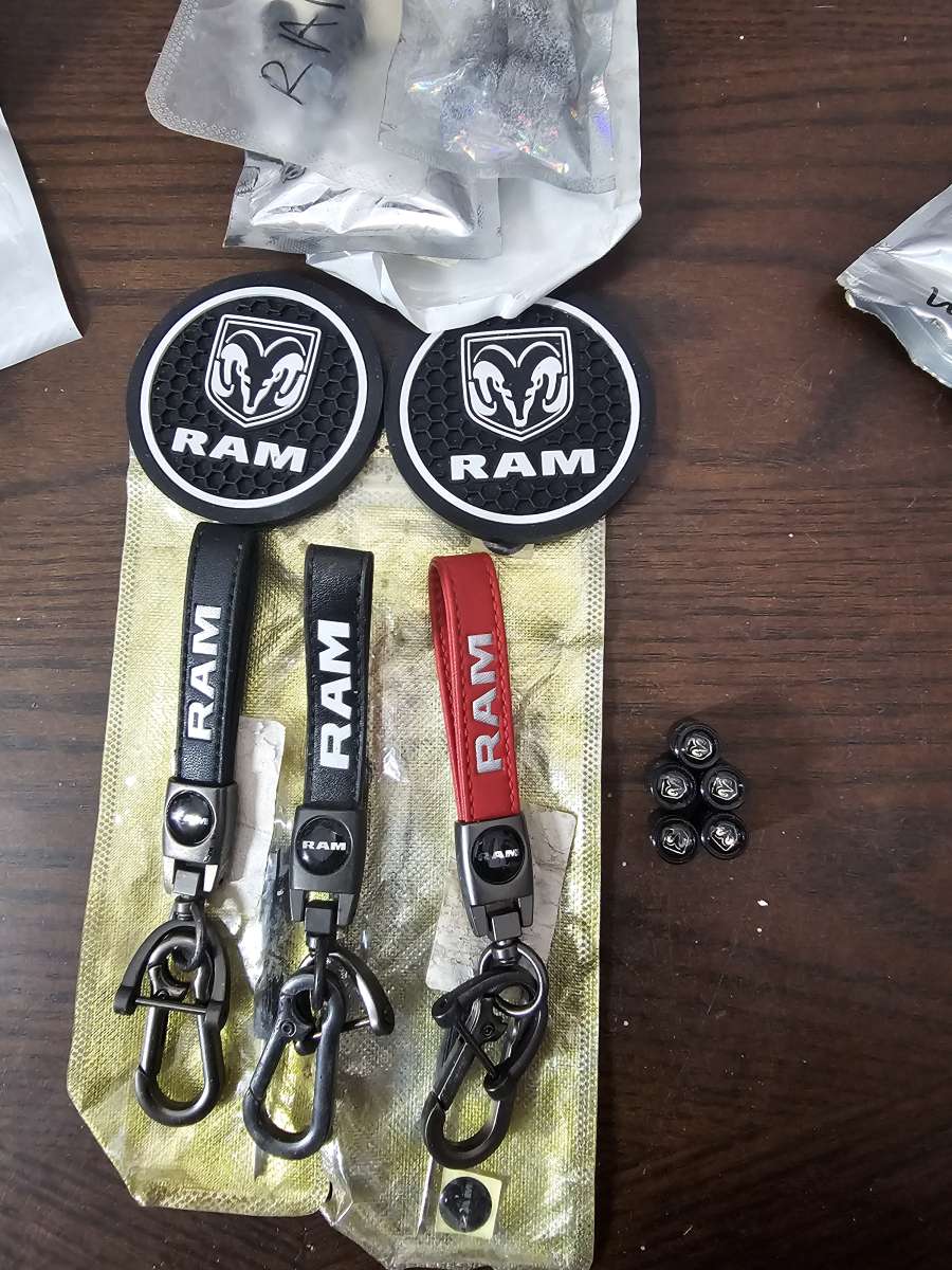 car accessories Keychain tire caps center hubcaps