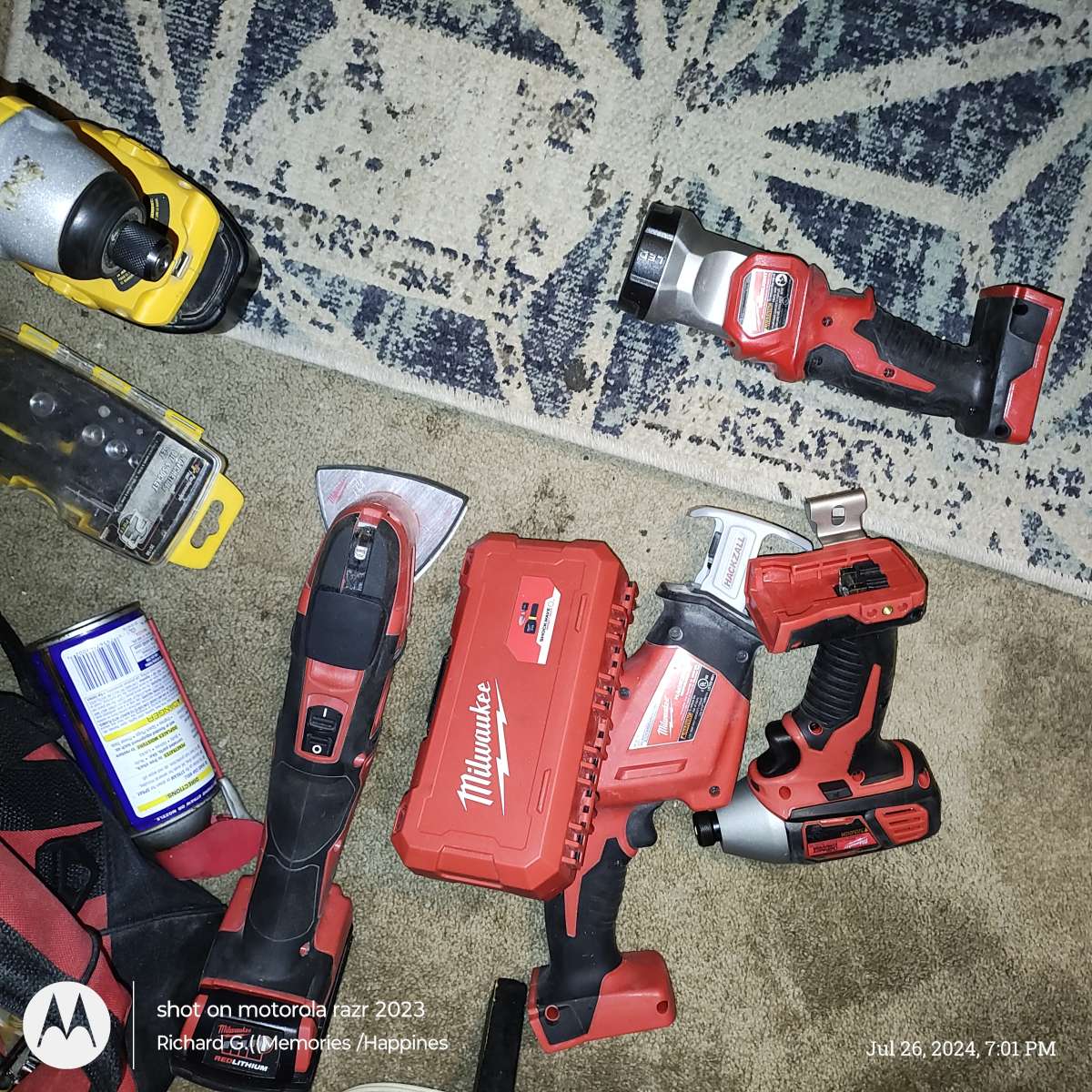 complete Milwaukee tool set with middle noise ratchets plier