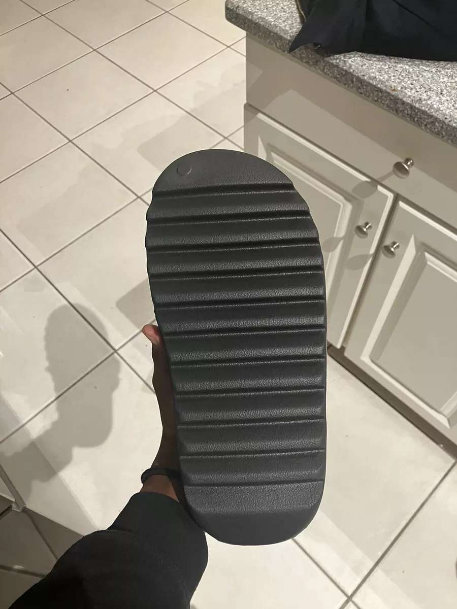 Yeezy Slides Dark Onyx all sizes
