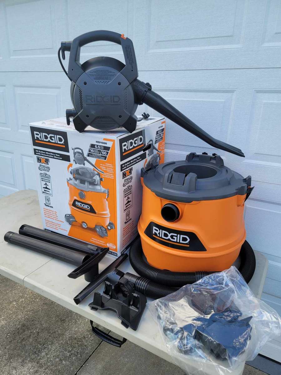 Ridgid 16 Gallon Wet Dry Vac with Detachable Blower