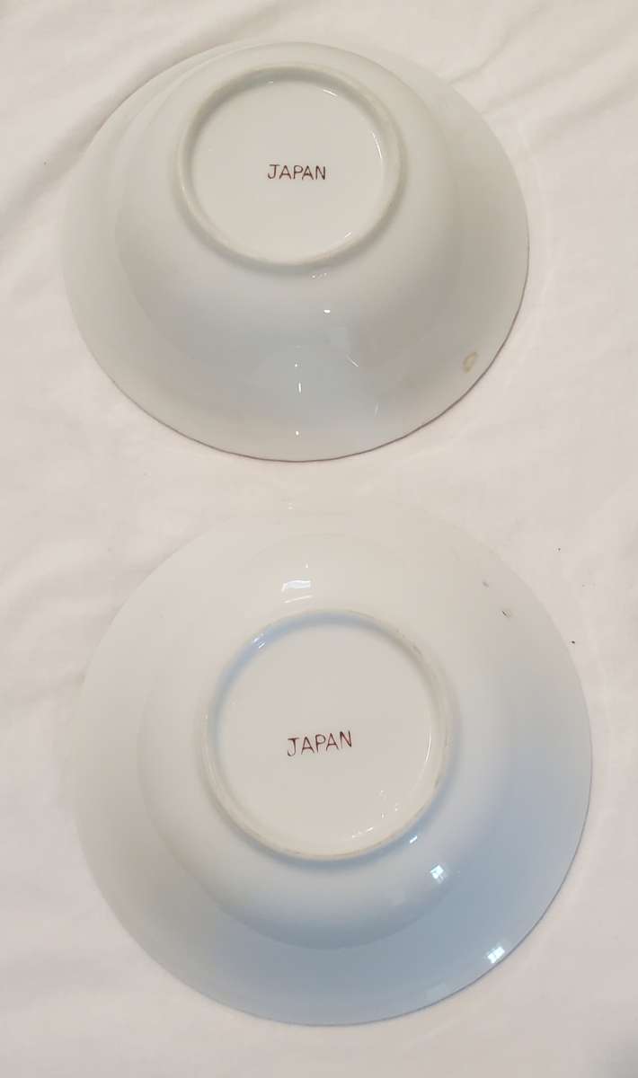 Set Of Two Vintage Lusterware Floral Patterened Bowls Japan