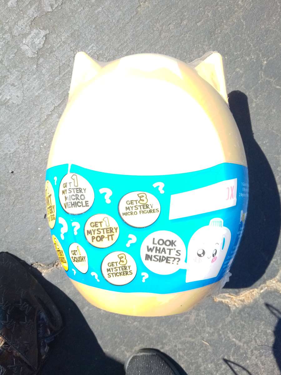 NWTS LANKYBOX SURPRISE EGG