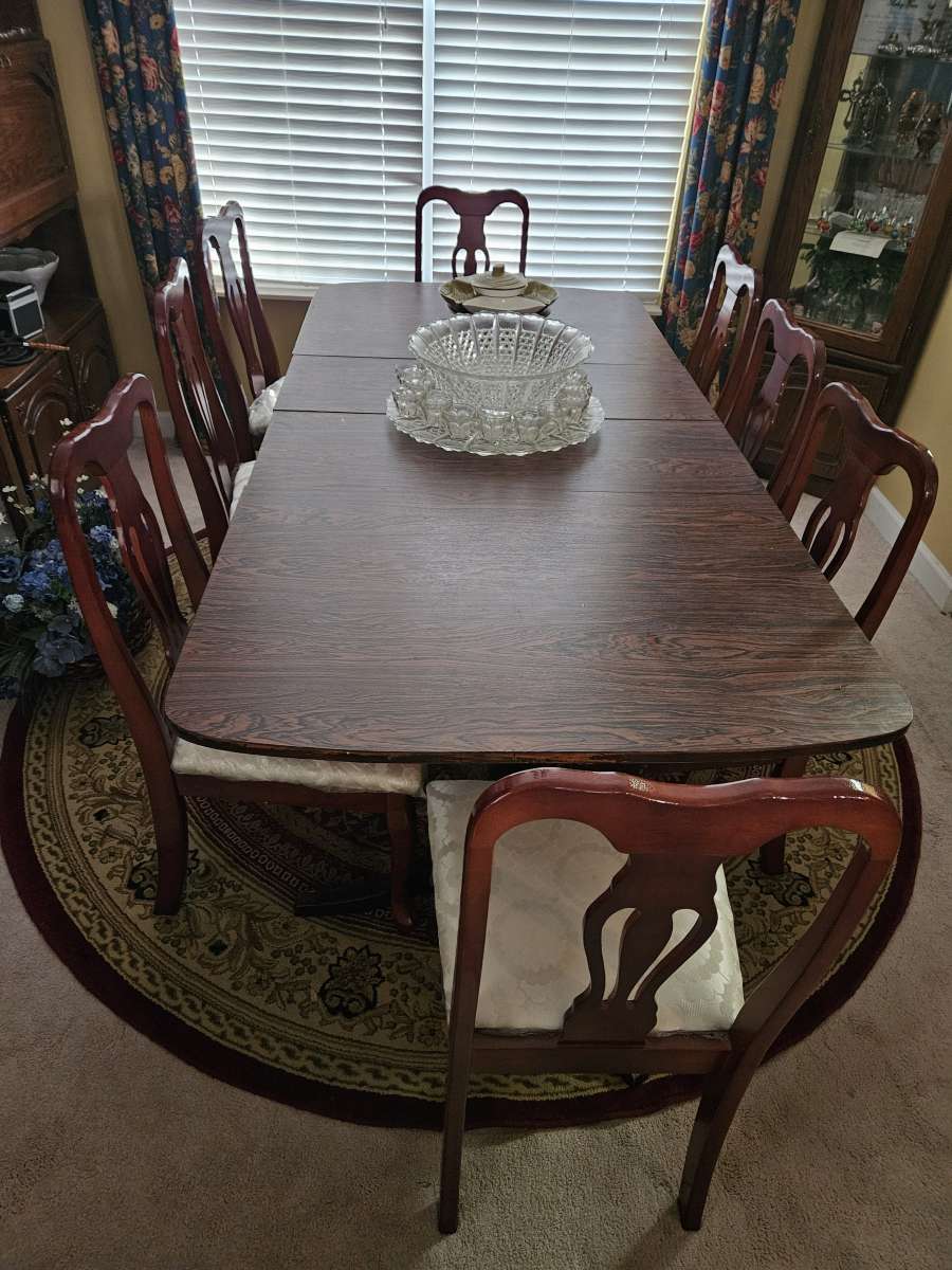 Dinning Room Table and chairs