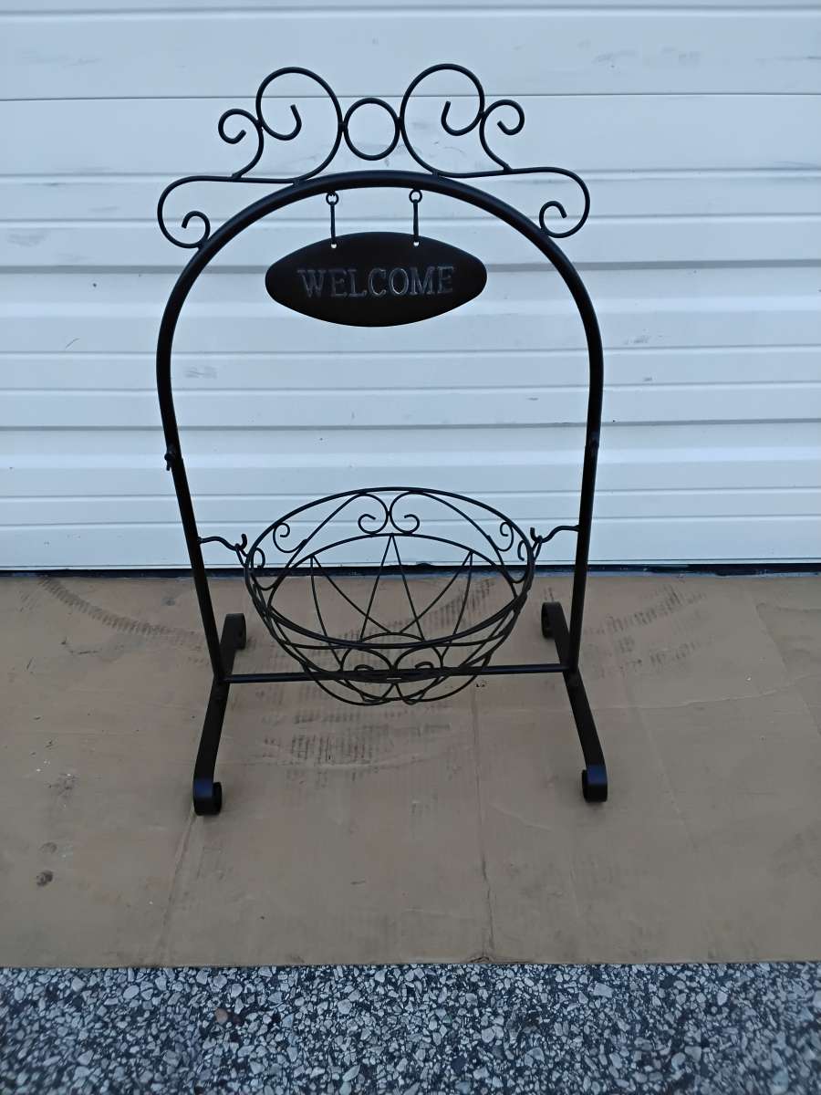 Nice Black All Steel Welcome Swing Planter and Like New