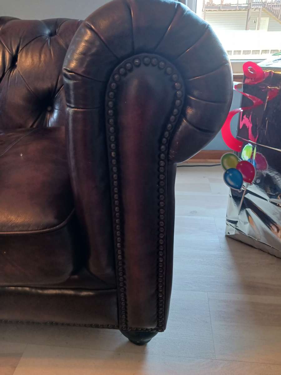 genuine cowhide leather Western couch like new condition