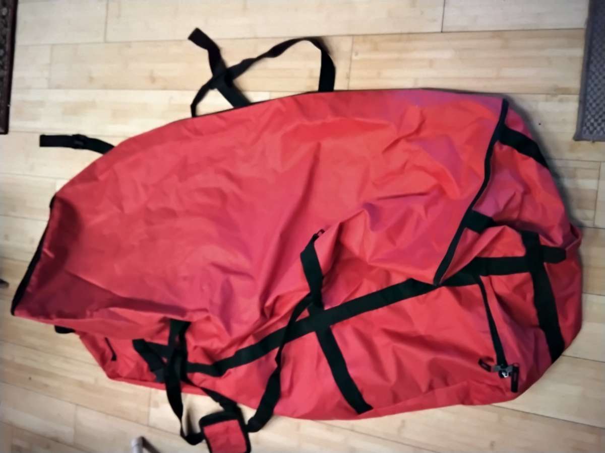 car traveling rooftop bag