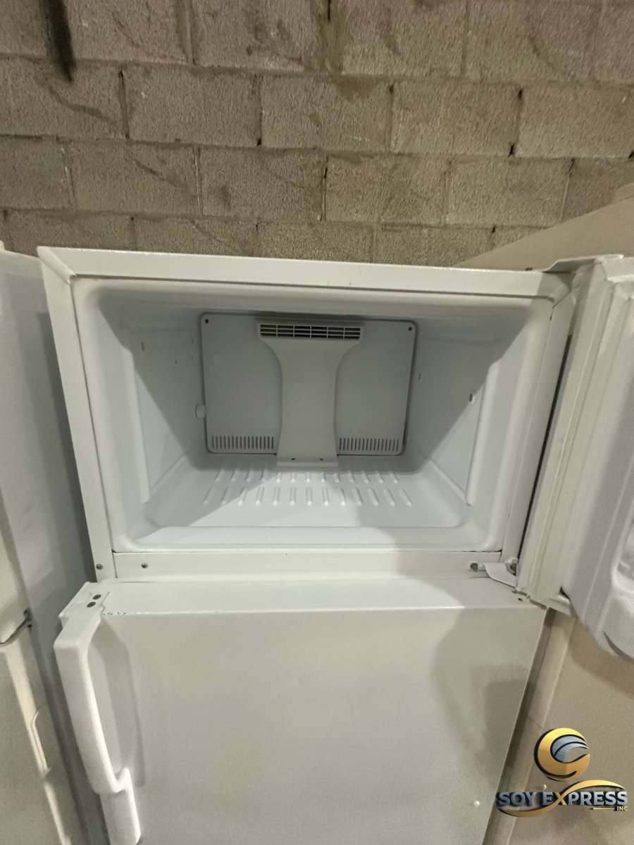 GE refrigerator top and bottom
