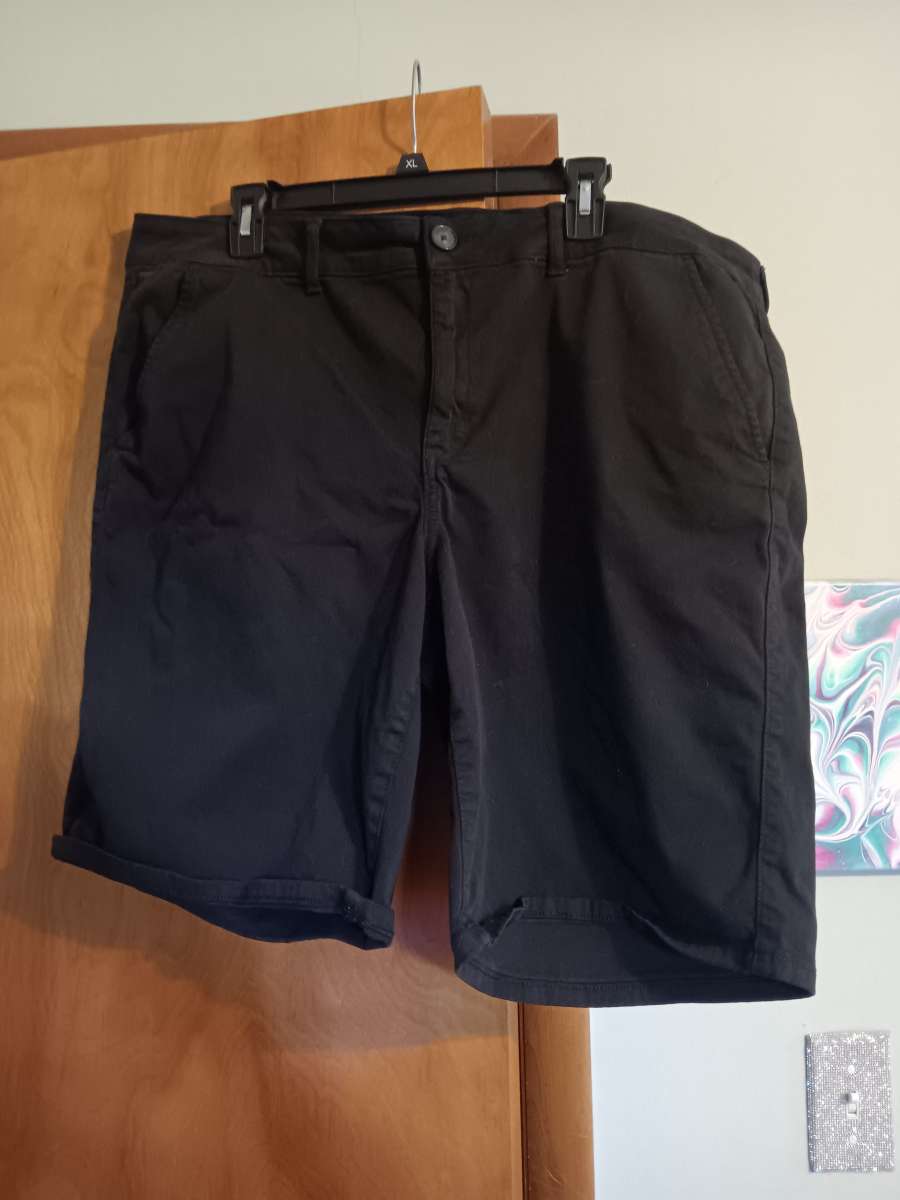 American Eagle Skinny Bermuda Shorts Size 22