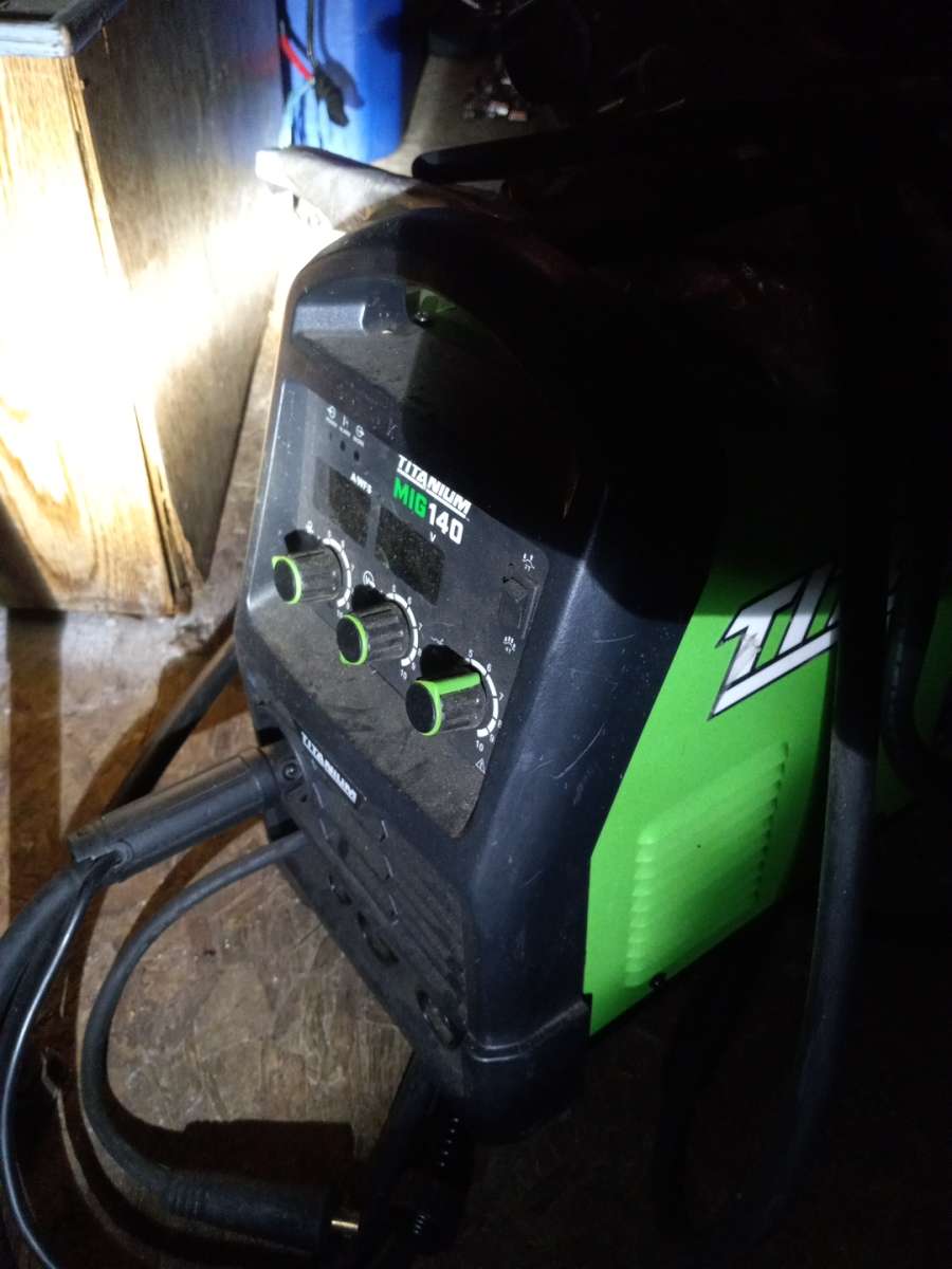 Titanium 140 mig welder