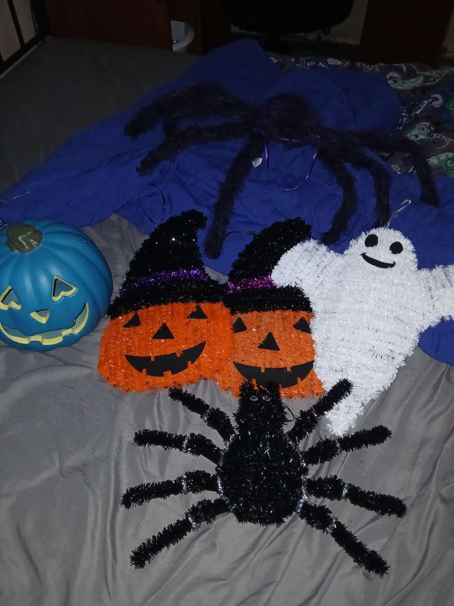 Halloween decor lot