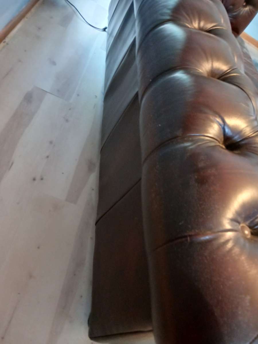 genuine cowhide leather Western couch like new condition