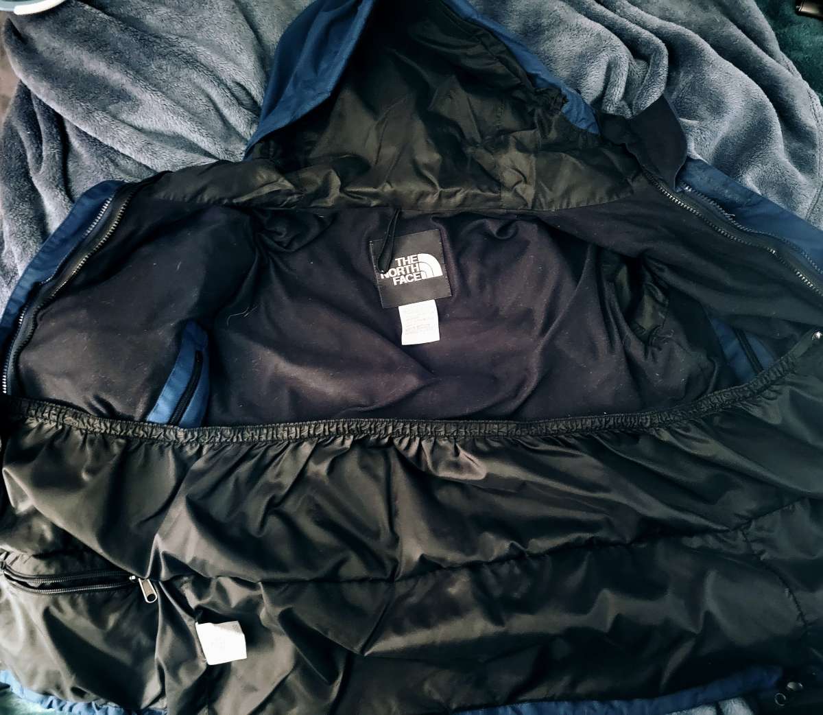 The North Face Mountain GoreTex Jacket Size M fits like a L
