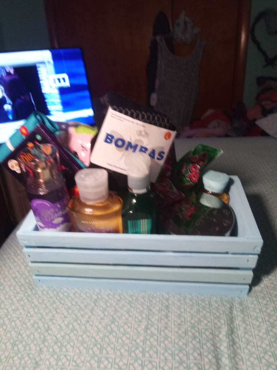 bath body works keychain socks candy