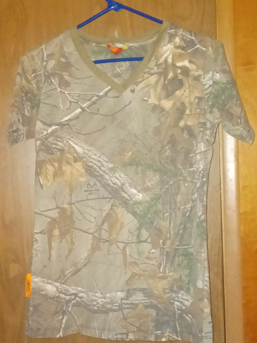 Womens camo t shirt