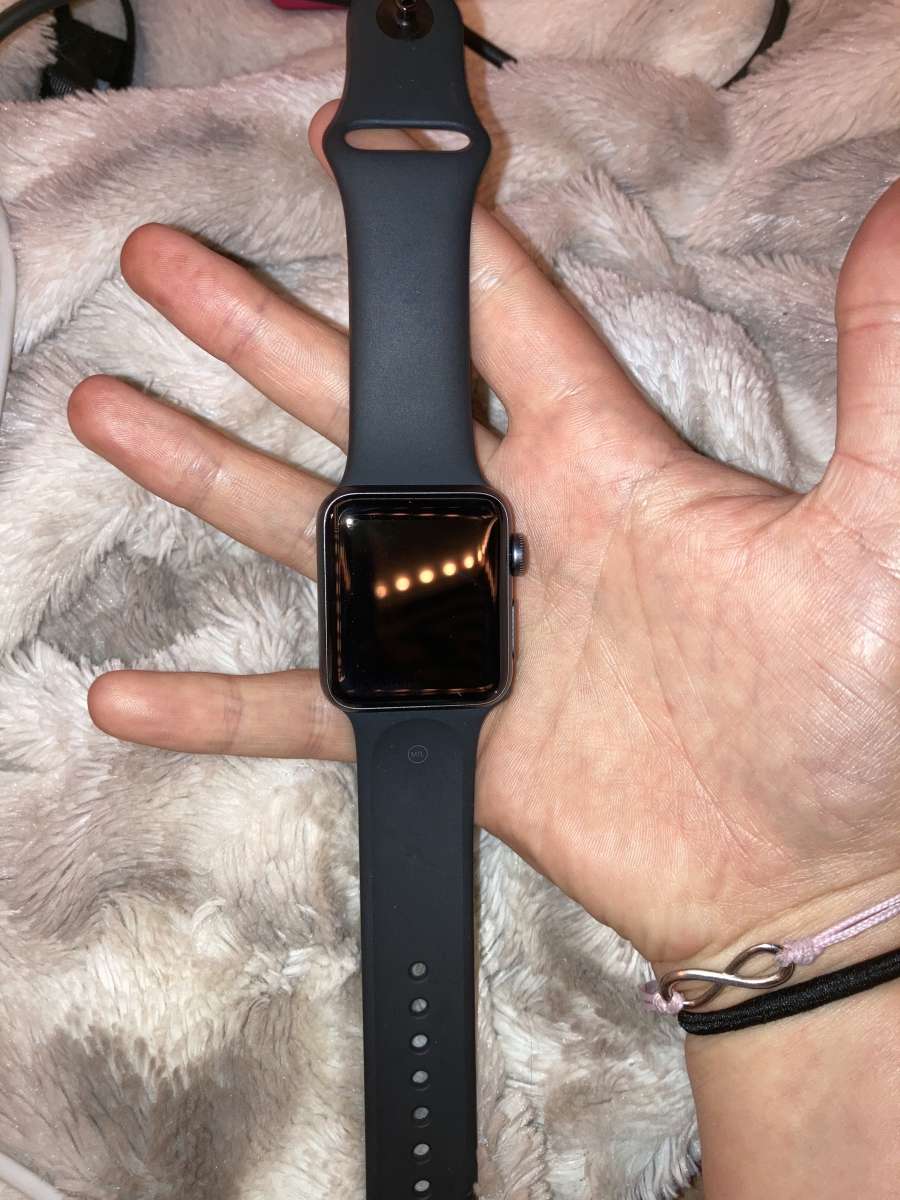 Black Band Apple Watch Series 3