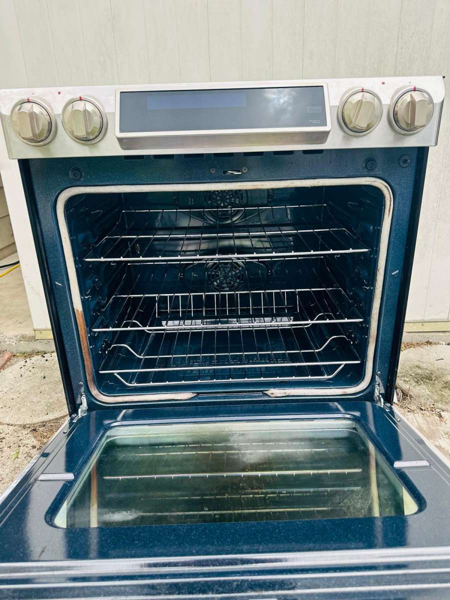 selling Samsung electric stove