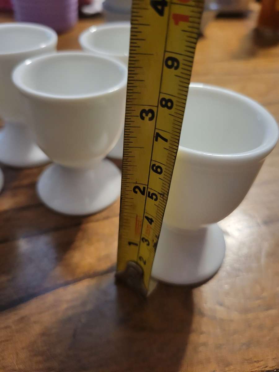 Set of 5 white cermaic egg holders