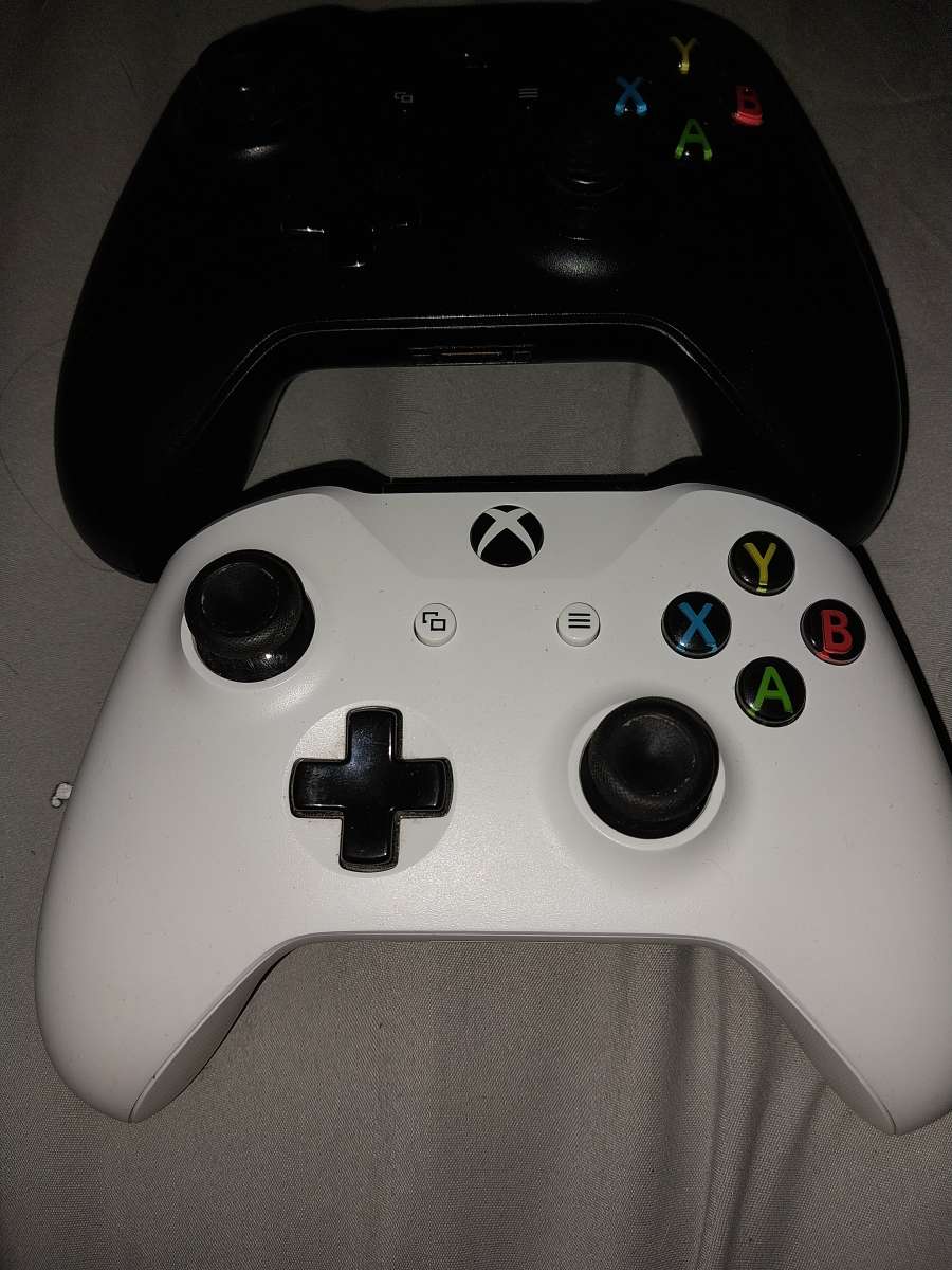Xbox One controllers