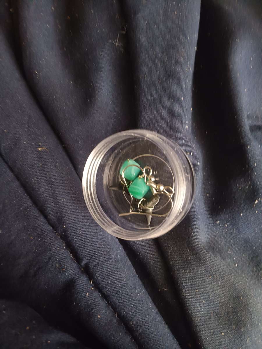 pins and air earrings