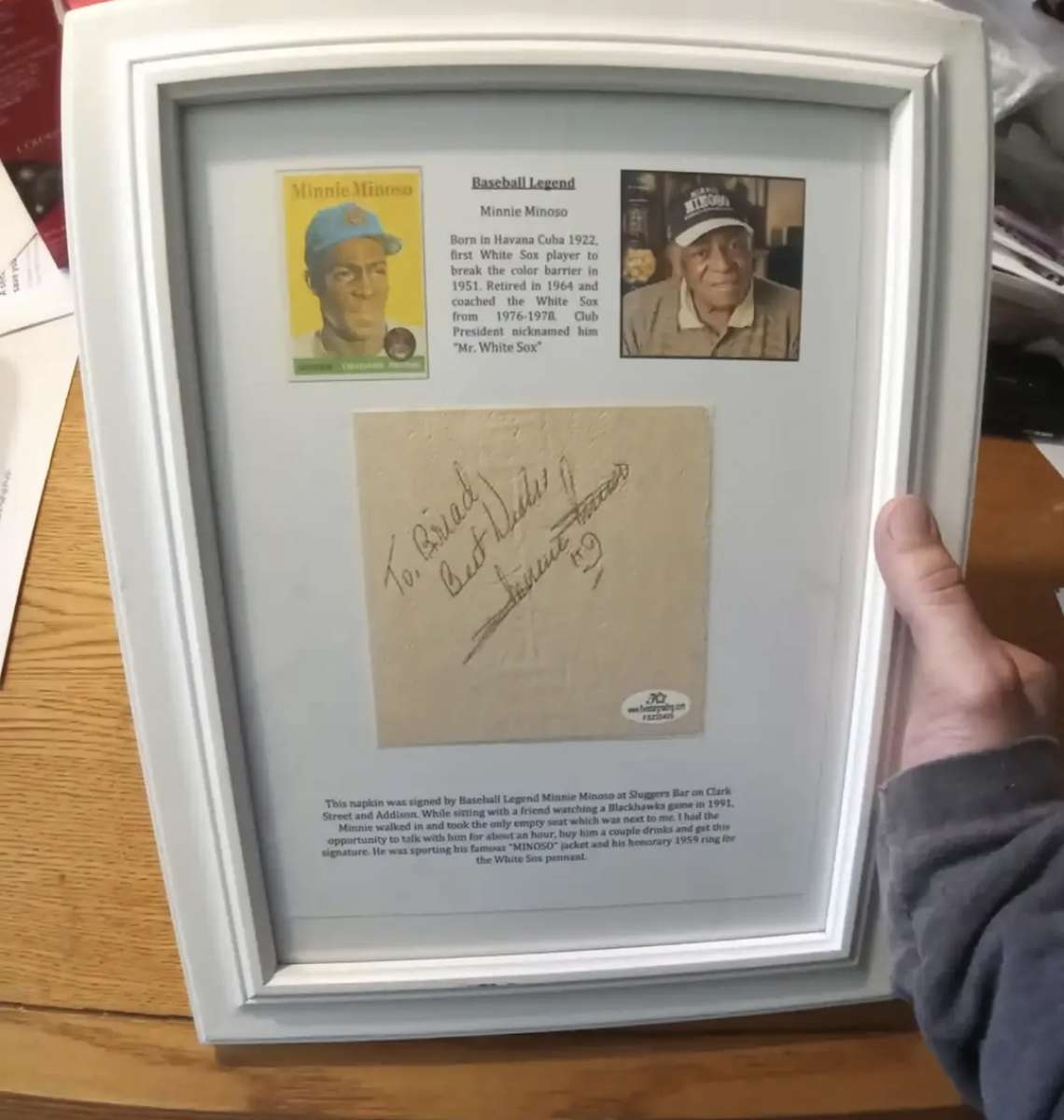signed and graded minnie minnoso autograph