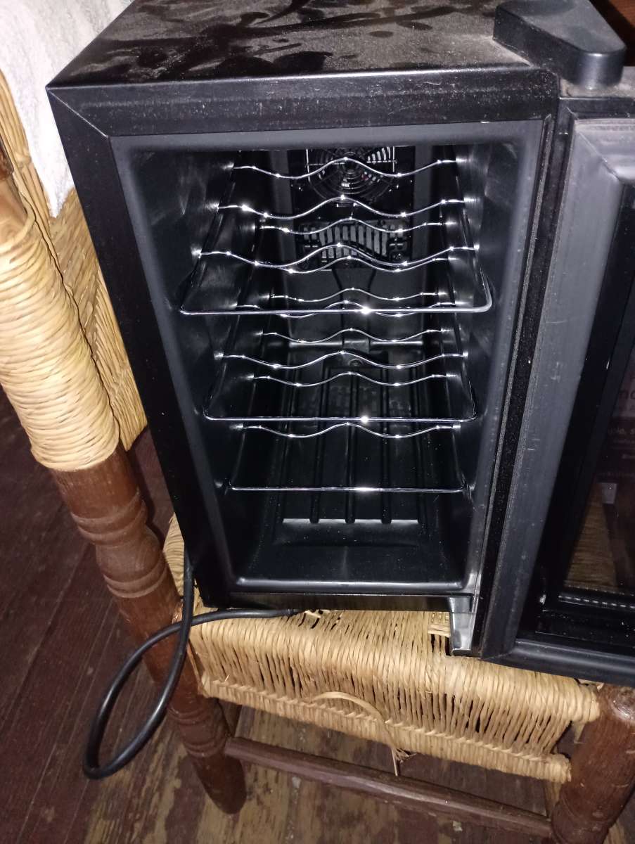 whine cooler has been tested works fine