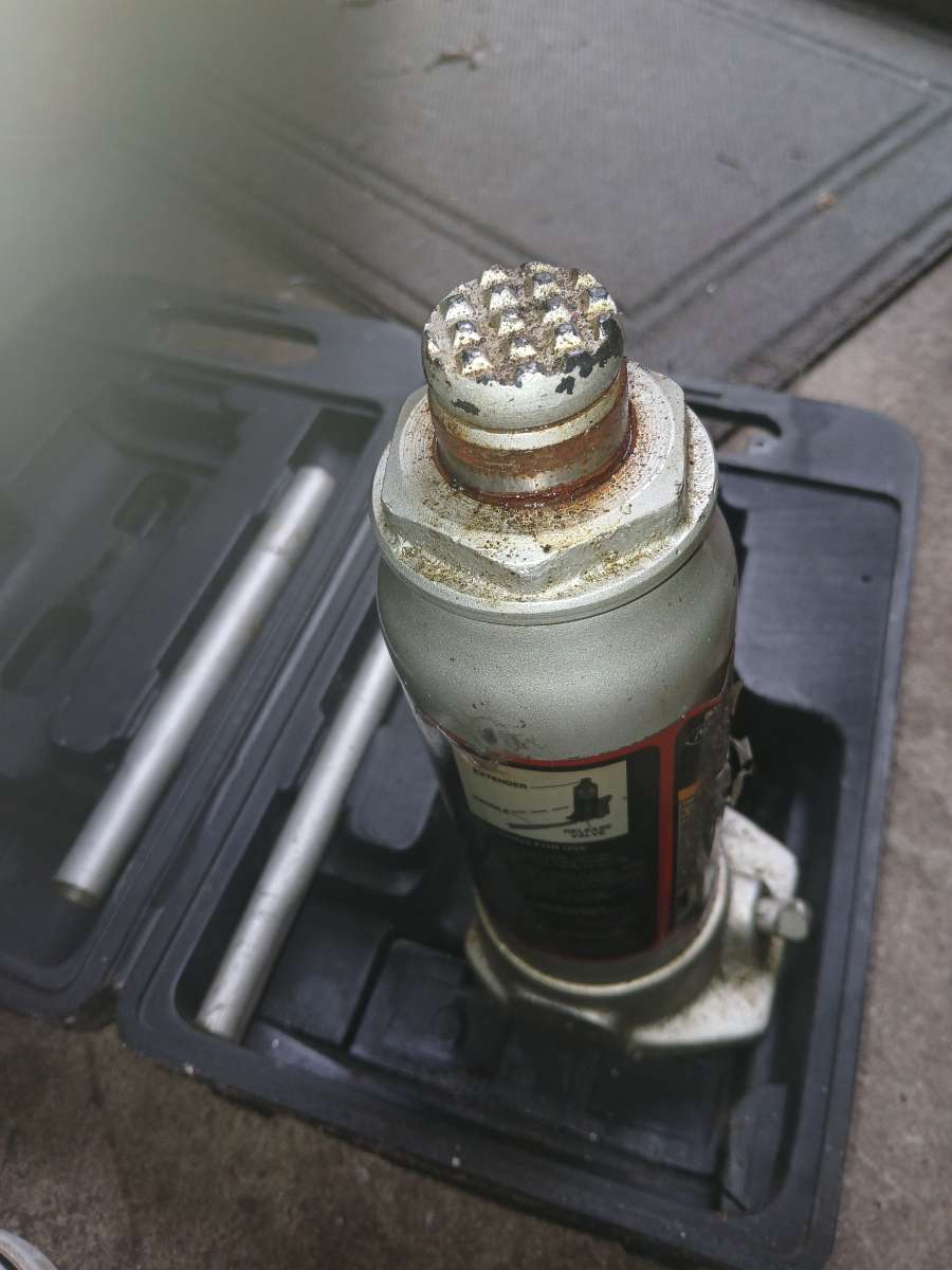 VTG Mack Hydraulics 6 Ton Bottle Jack 12000 Lb Capacity No 9