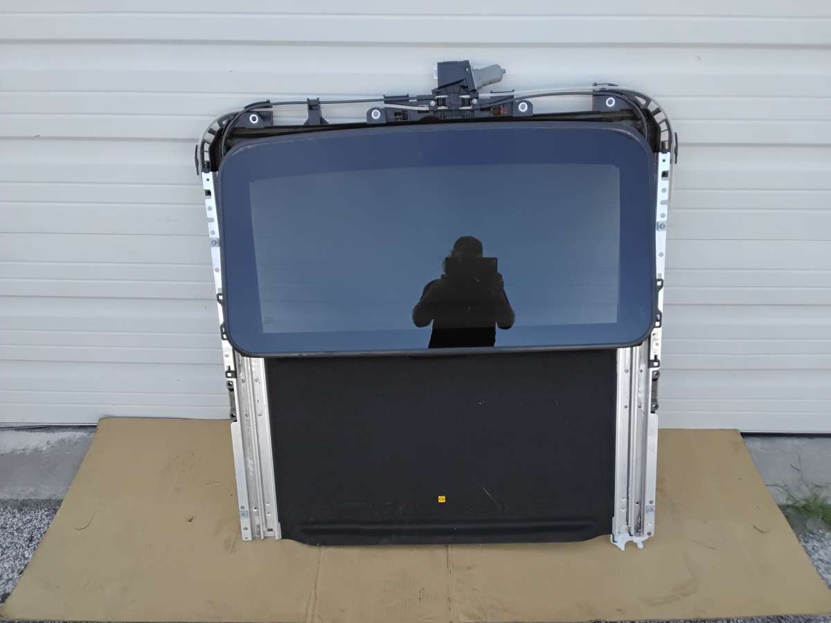 Nice 2014 Toyota Camry Sunroof Assembly OEM Factory Like New