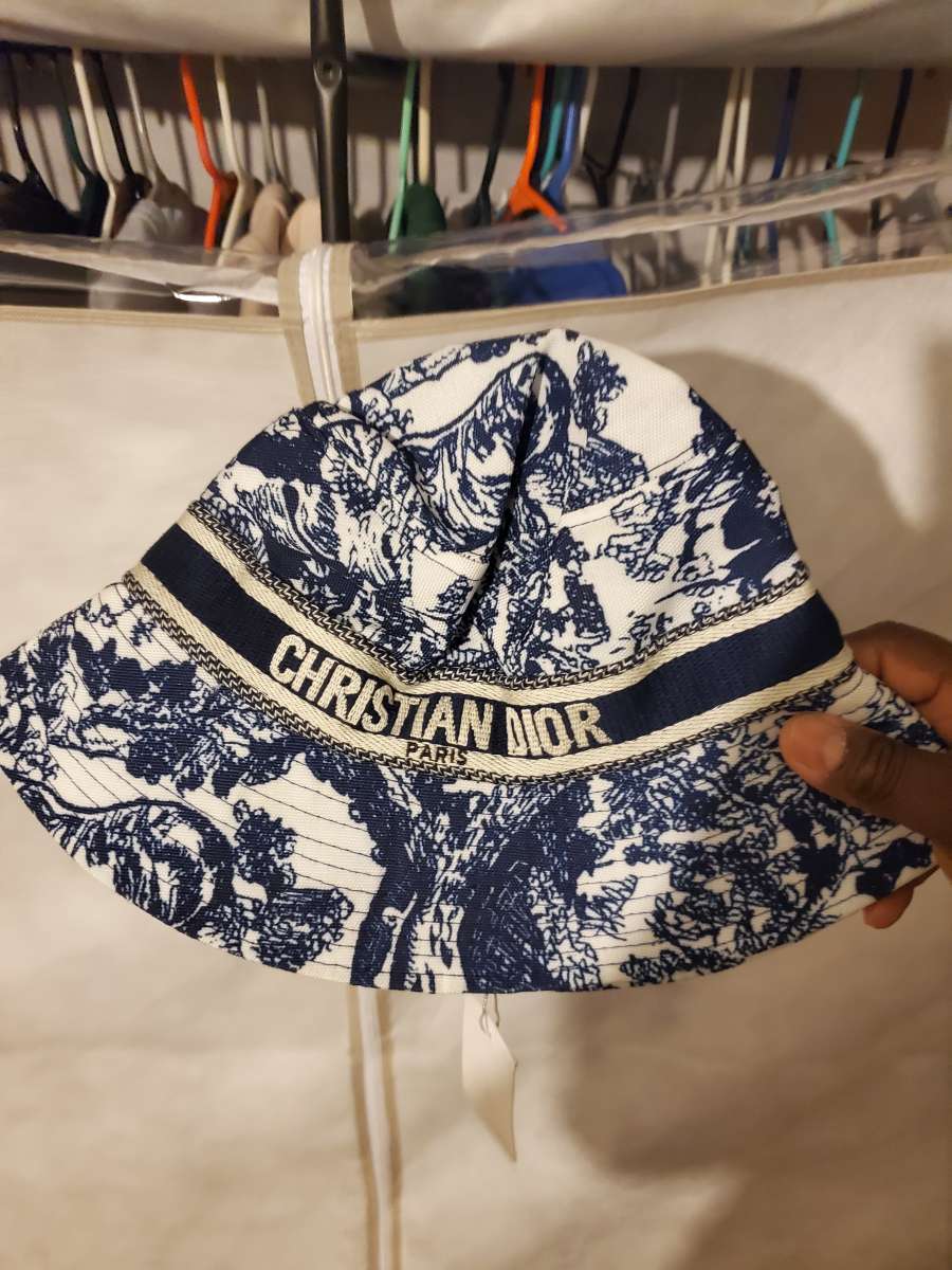 Dior bandana signature logo bucket hat
