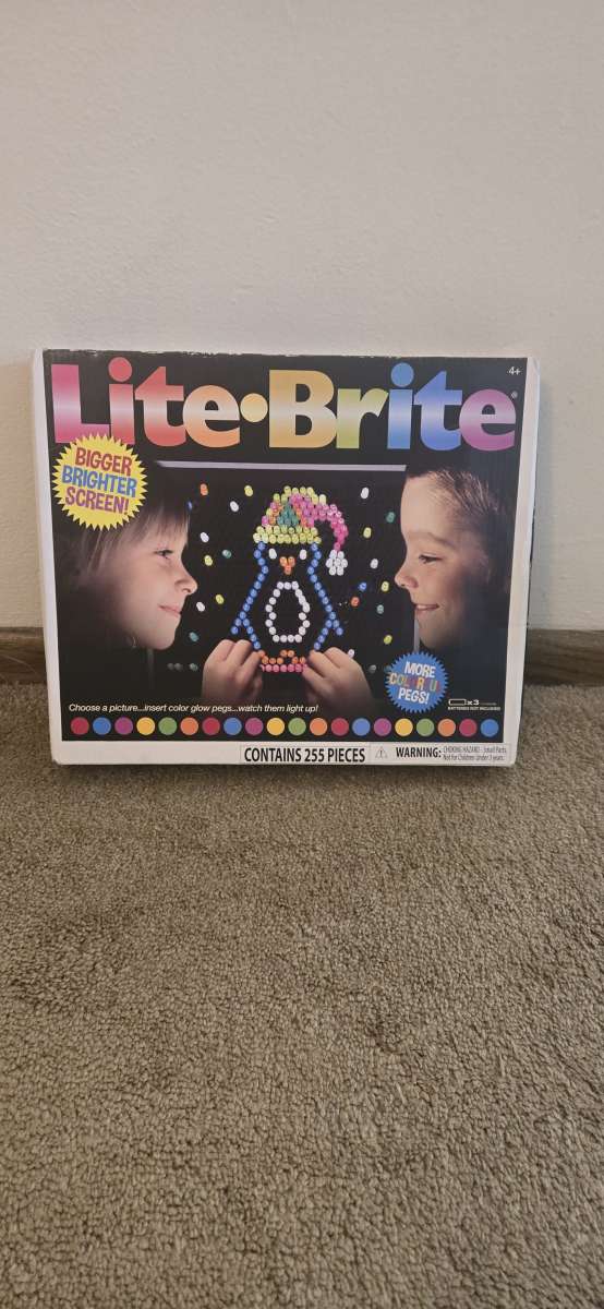 Basic Fun Hasbro Lite Brite 255 Piece Art Set