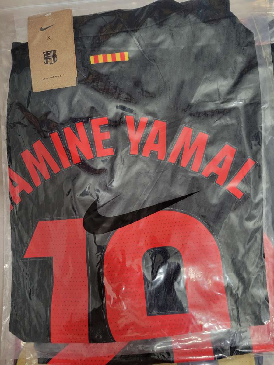 FC Barcelona Jersey Soccer Player Version Size L Lamine Yama