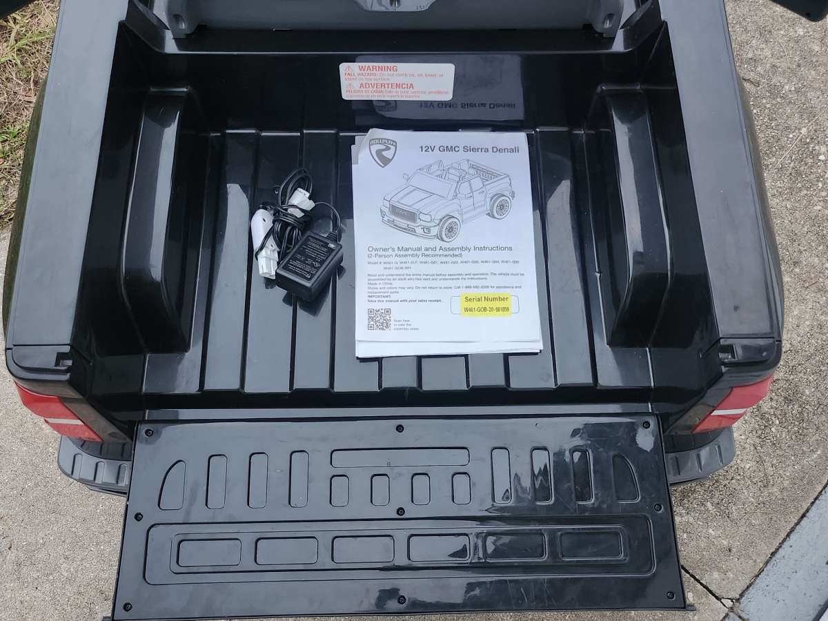 GMC Sierra 12V Ride On Power Wheels