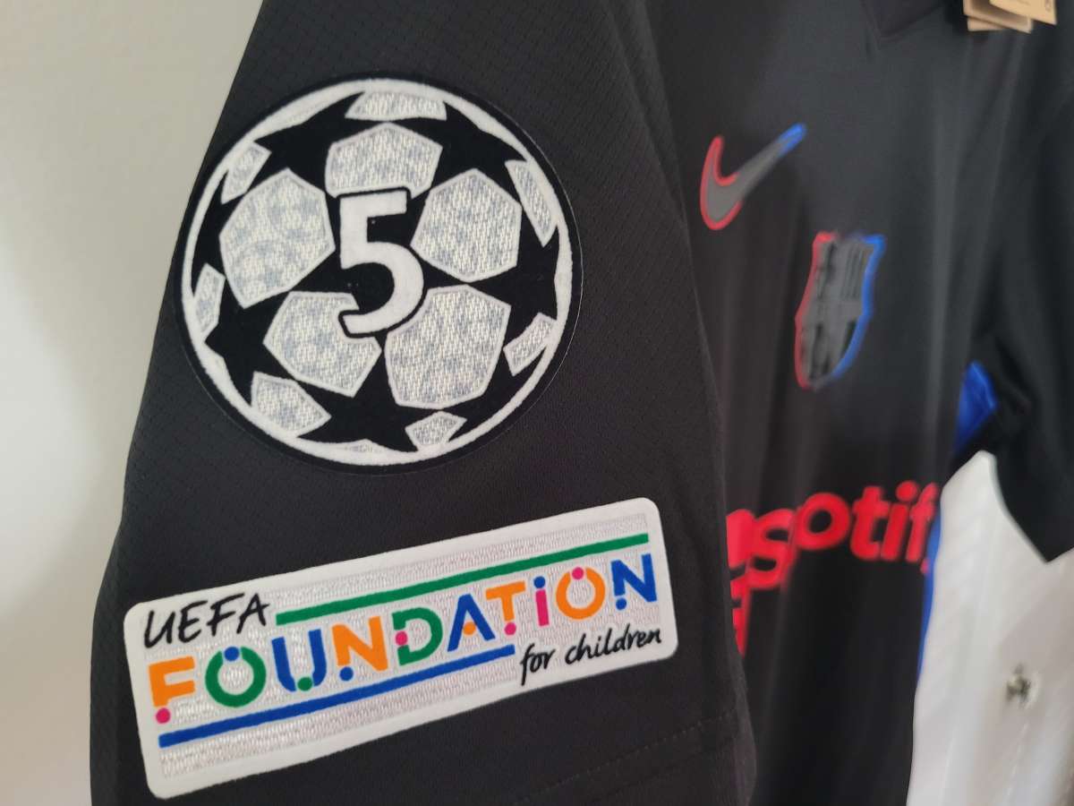 FC Barcelona Jersey Soccer 2025 Fan Version Araujo