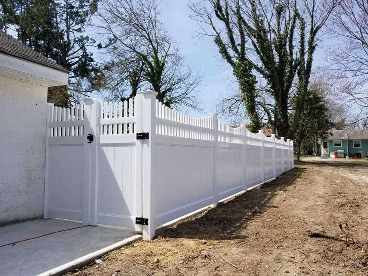 fencing vinyl and Wood