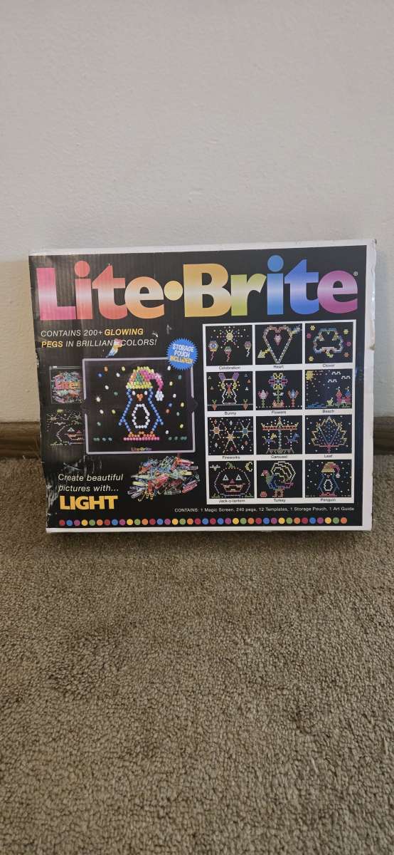 Basic Fun Hasbro Lite Brite 255 Piece Art Set
