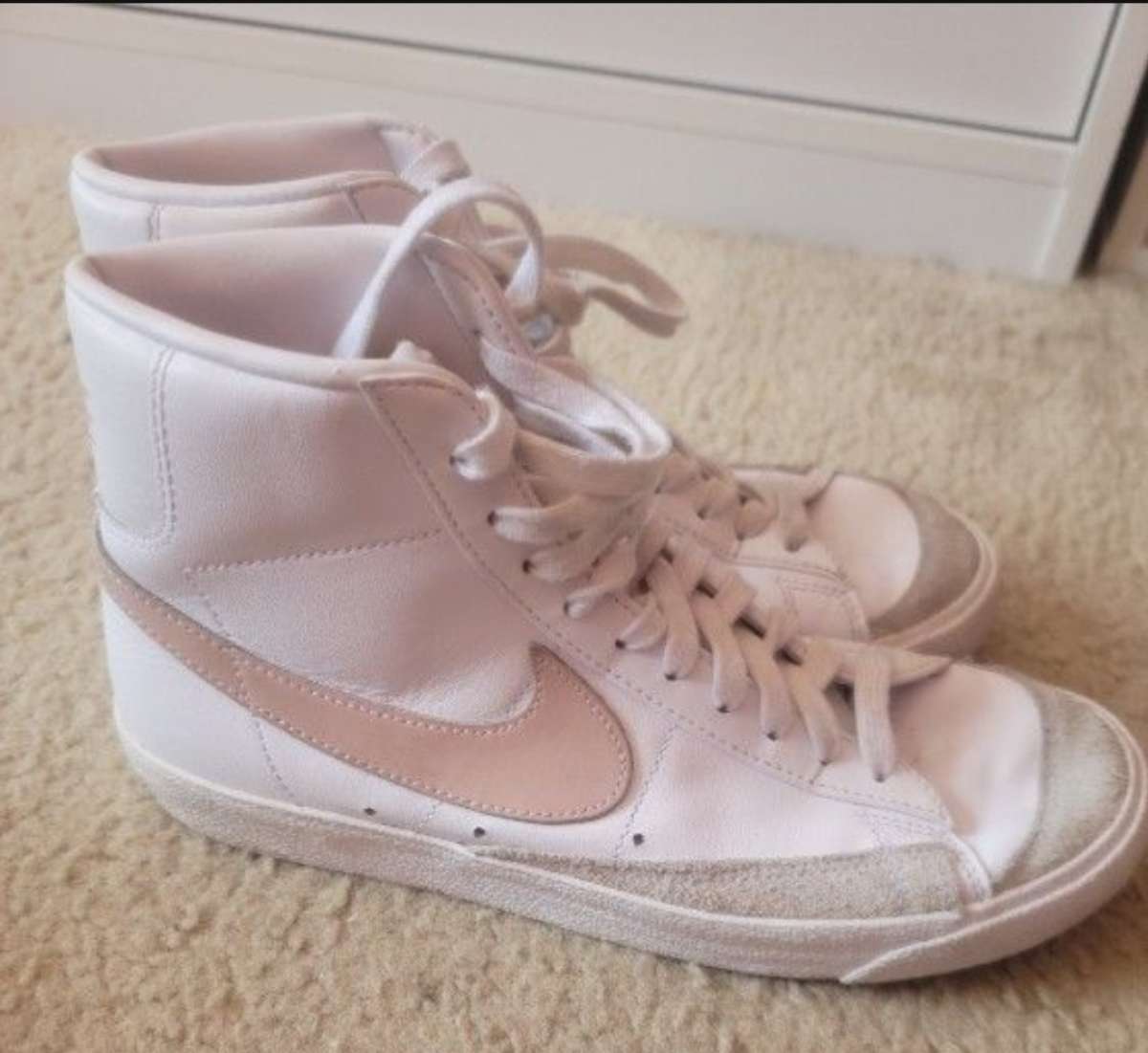 Nike Blazer Mid womens  shoes white and pink
