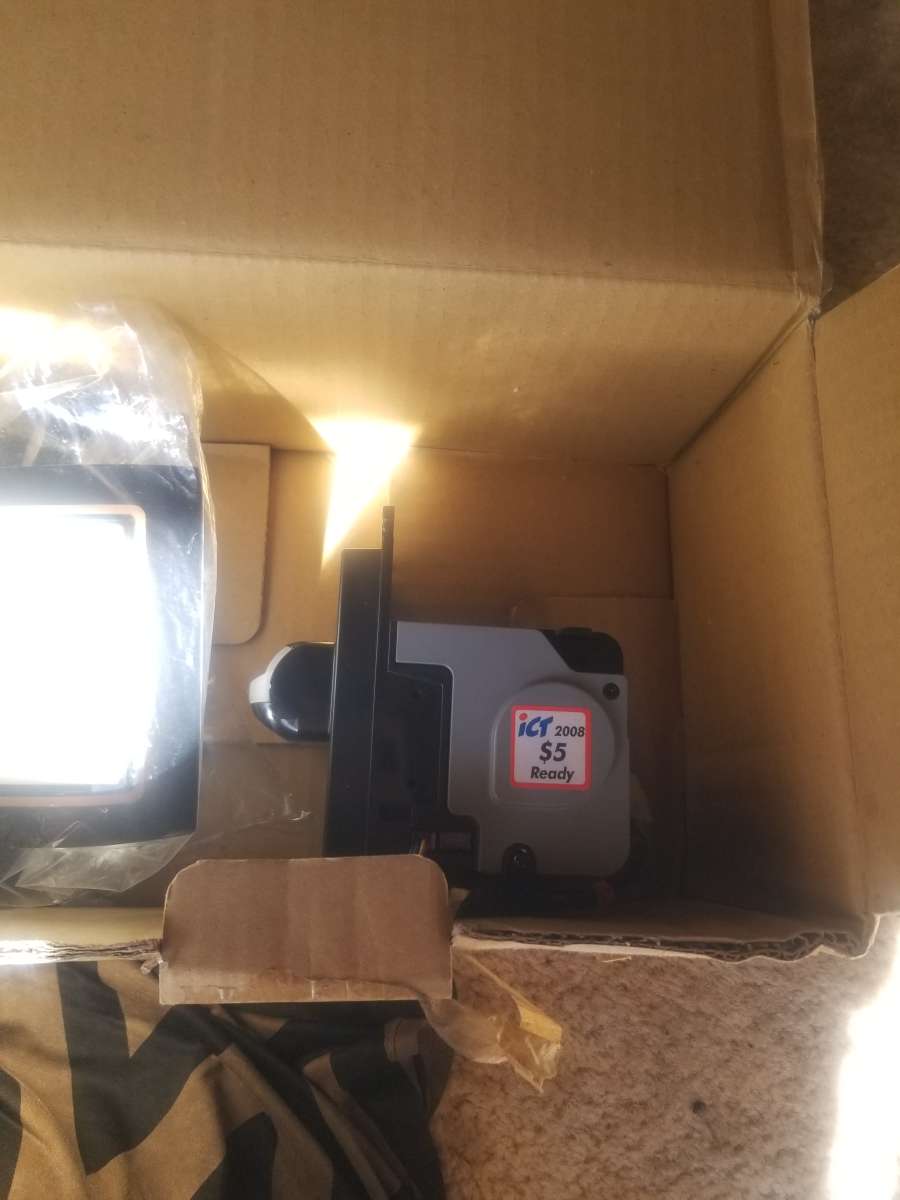 ICT   FIVE DOLLAR BILL CHANGER